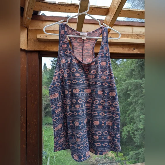 Tank top with Aztec pattern - Picture 1 of 3